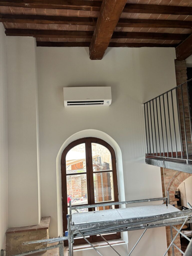 Realizzazione General Frigo: Daikin Perfera All Season