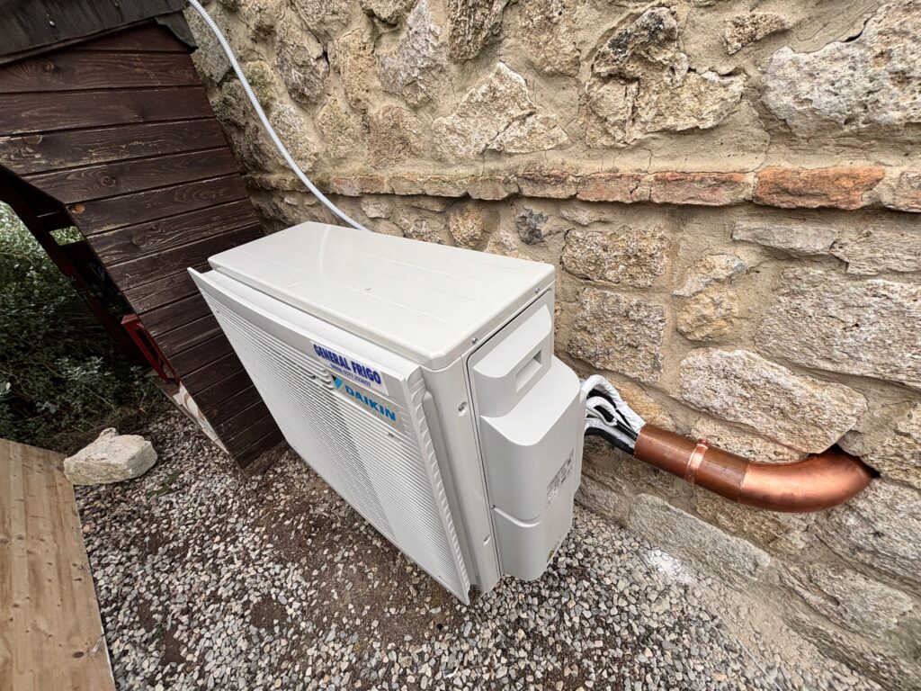 Realizzazione General Frigo: Daikin Perfera All Season